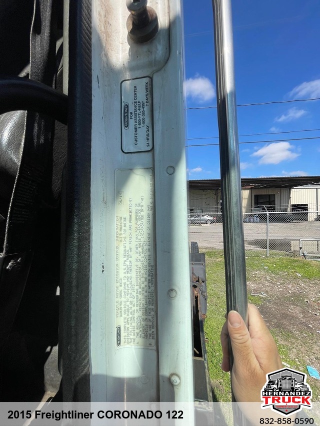 2015 Freightliner Coronado 122 -