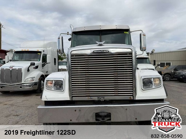 2019 Freightliner 122SD -