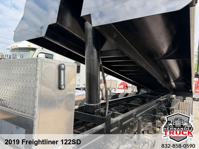 2019 Freightliner 122SD -