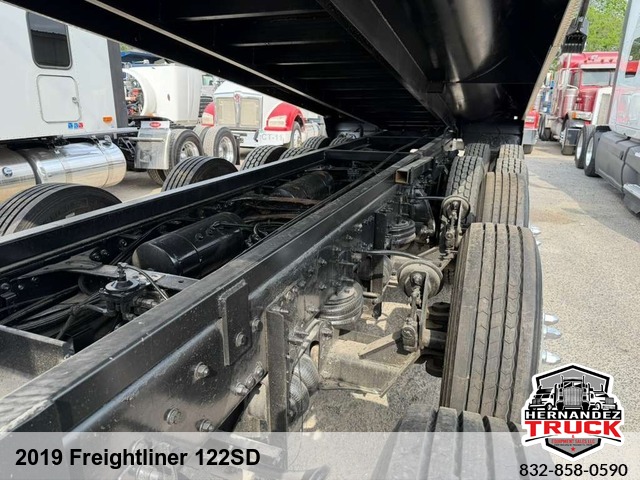 2019 Freightliner 122SD -