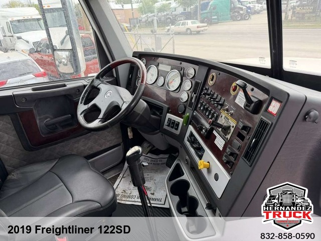 2019 Freightliner 122SD -