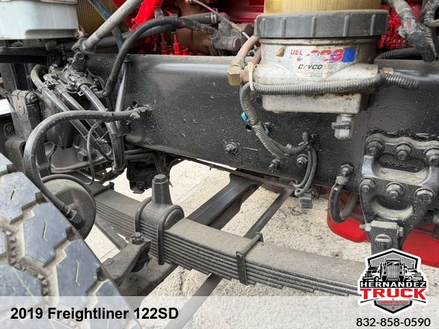 2019 Freightliner 122SD -