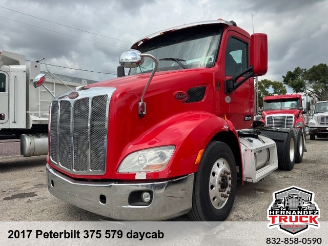 2017 Peterbilt 375 579 daycab