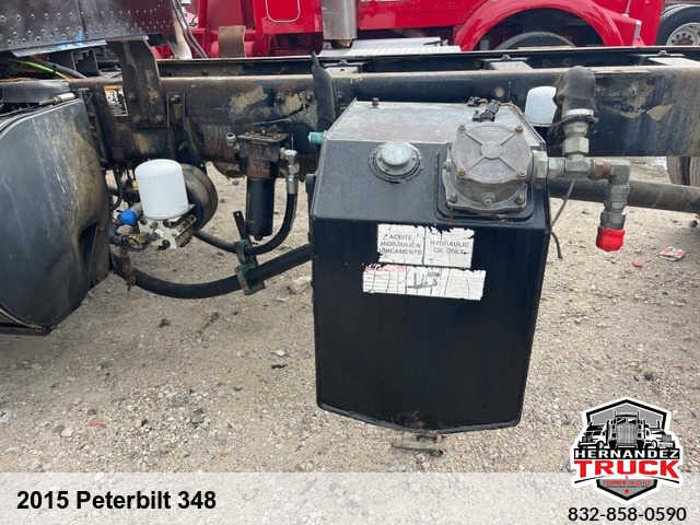 2015 Peterbilt 348 -