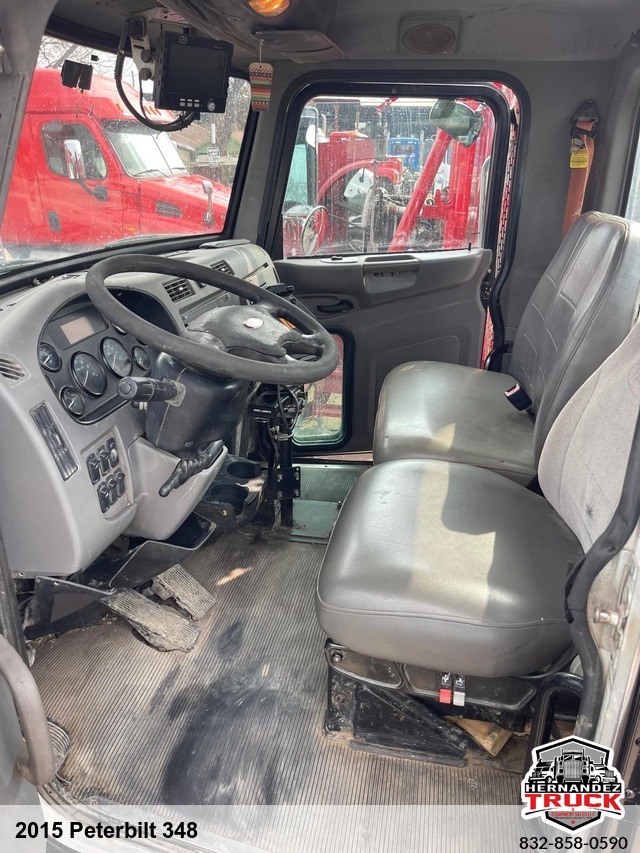 2015 Peterbilt 348 -