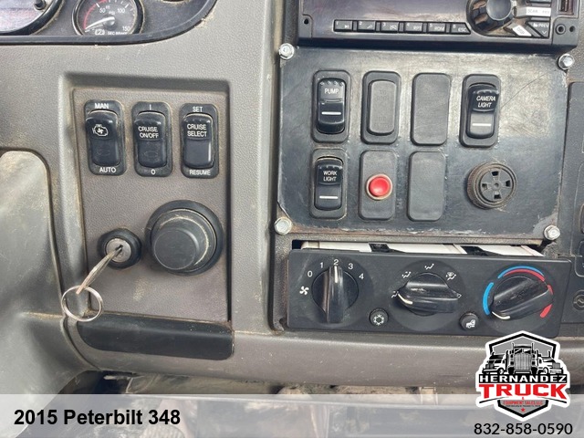 2015 Peterbilt 348 -