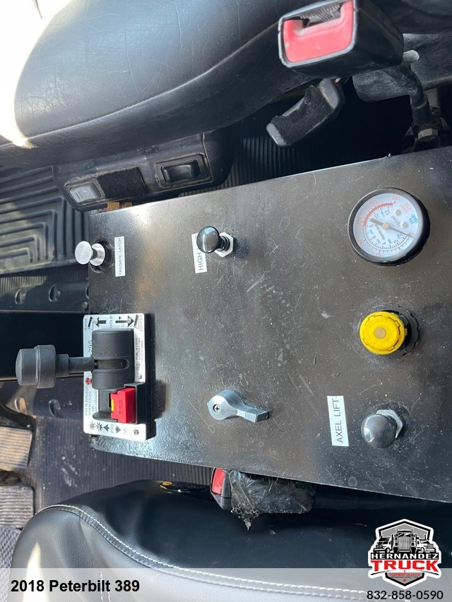 2018 Peterbilt 389 -