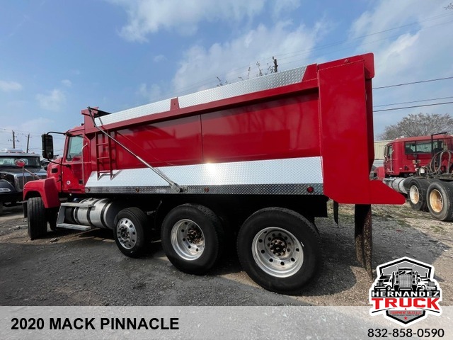 2020 Mack Pinnacle -