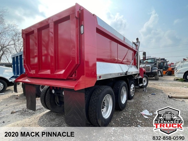 2020 Mack Pinnacle -