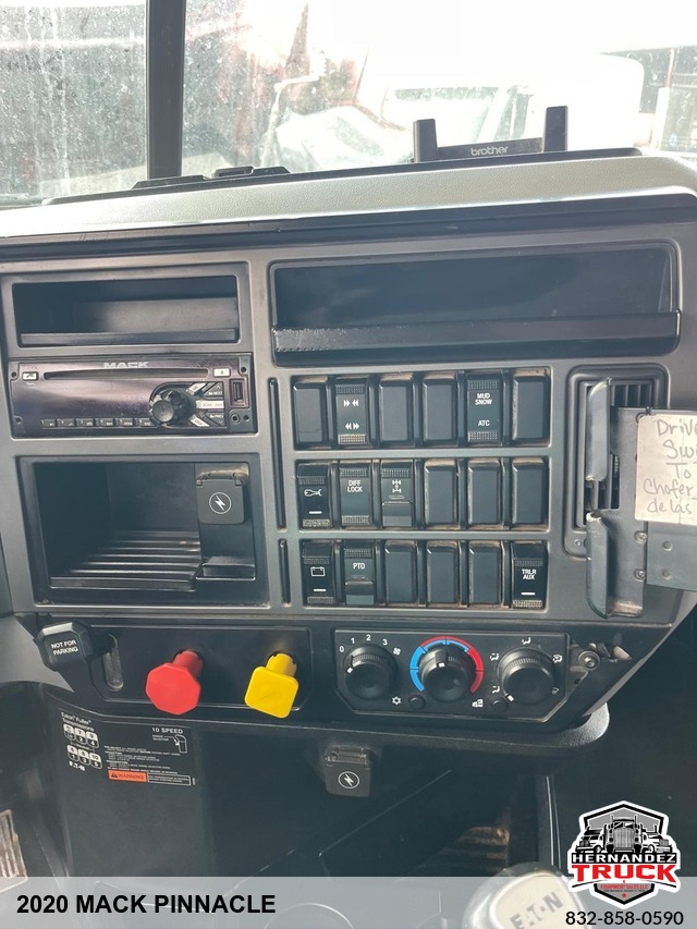 2020 Mack Pinnacle -