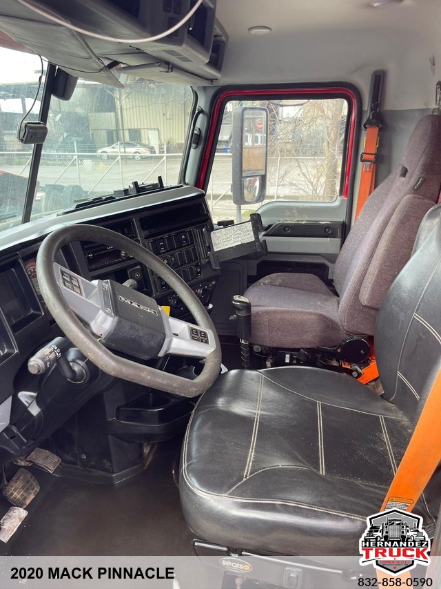 2020 Mack Pinnacle -