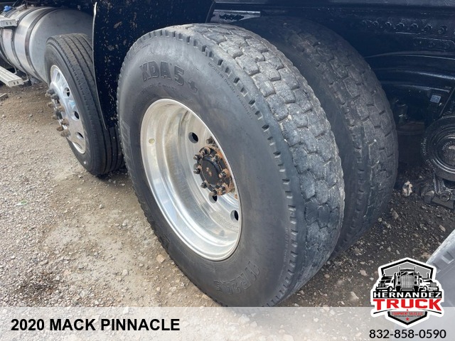 2020 Mack Pinnacle -