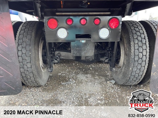 2020 Mack Pinnacle -