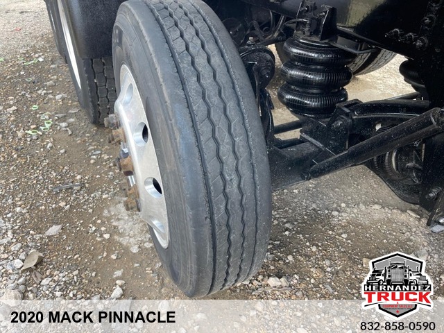 2020 Mack Pinnacle -