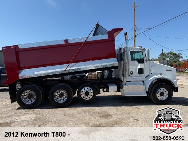 2012 Kenworth T800 TRI-AXLE DUMP TRUCK