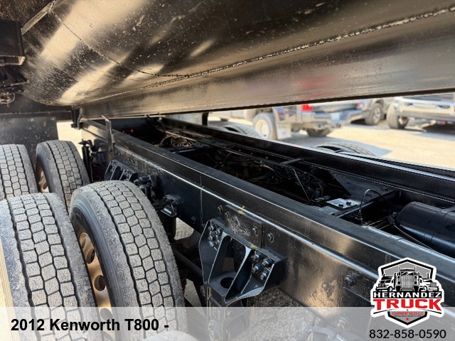 2012 Kenworth T800 TRI-AXLE DUMP TRUCK