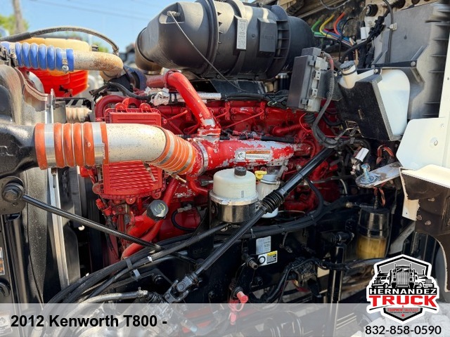 2012 Kenworth T800 TRI-AXLE DUMP TRUCK