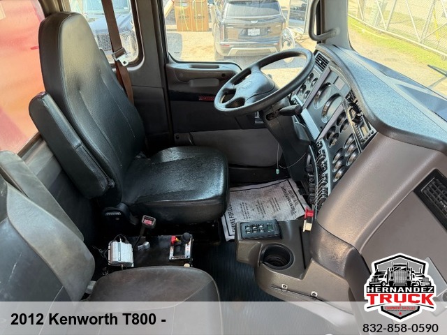 2012 Kenworth T800 TRI-AXLE DUMP TRUCK