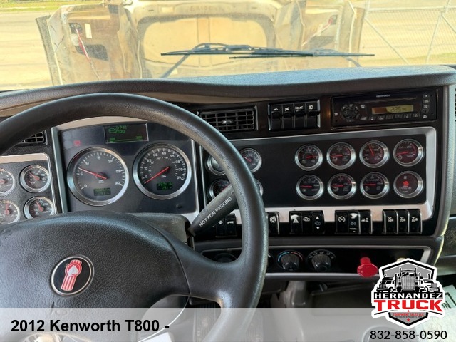 2012 Kenworth T800 TRI-AXLE DUMP TRUCK