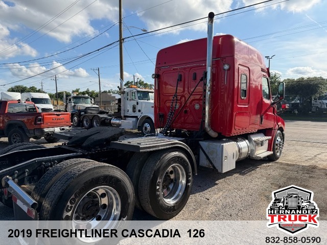2019 Freightliner Cascadia 126