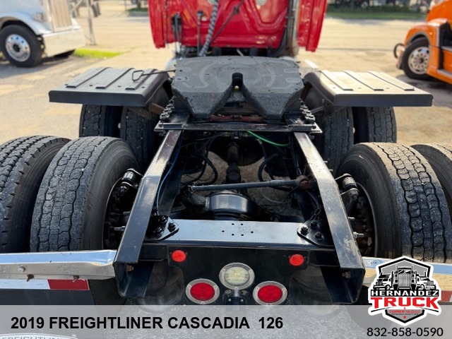 2019 Freightliner Cascadia 126