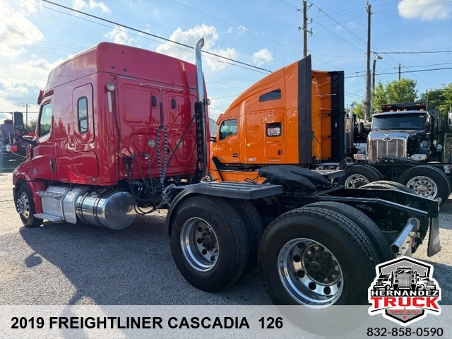2019 Freightliner Cascadia 126