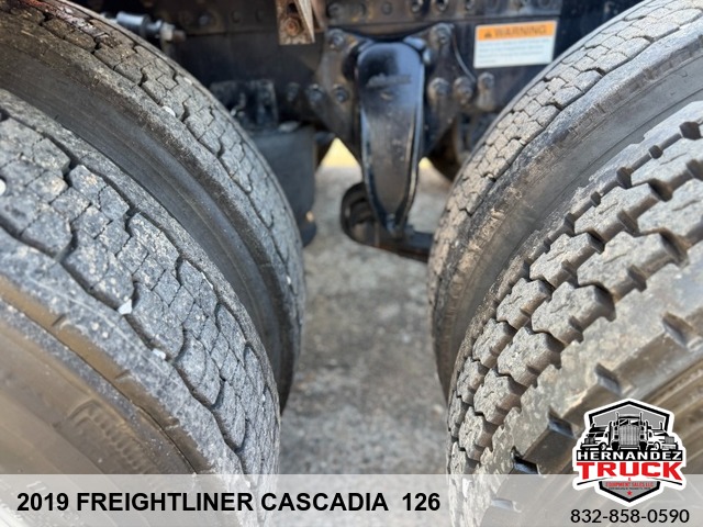 2019 Freightliner Cascadia 126