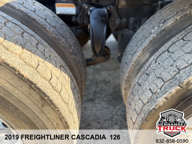 2019 Freightliner Cascadia 126