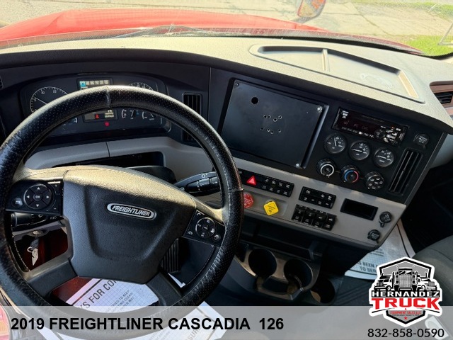 2019 Freightliner Cascadia 126