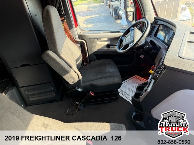 2019 Freightliner Cascadia 126