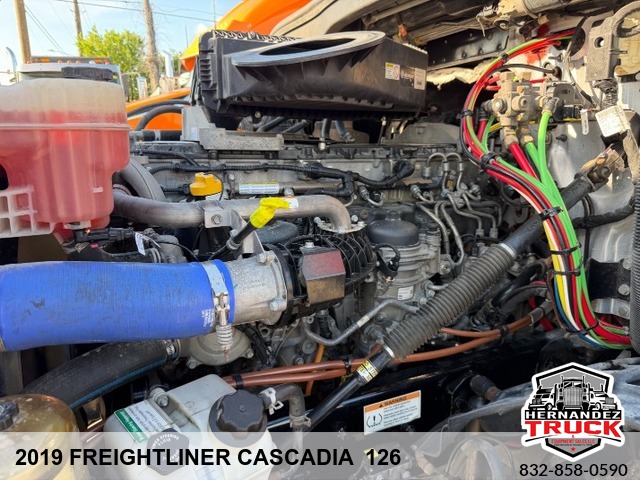 2019 Freightliner Cascadia 126