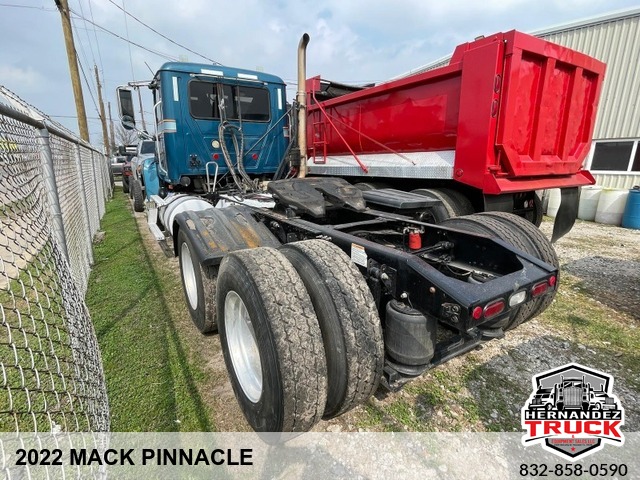 2022 Mack Pinnacle -
