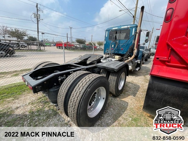 2022 Mack Pinnacle -