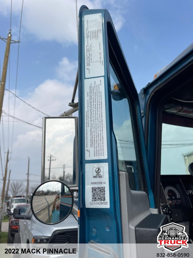 2022 Mack Pinnacle -