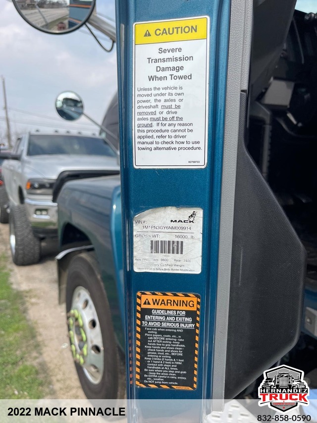 2022 Mack Pinnacle -