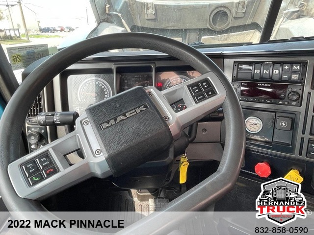 2022 Mack Pinnacle -