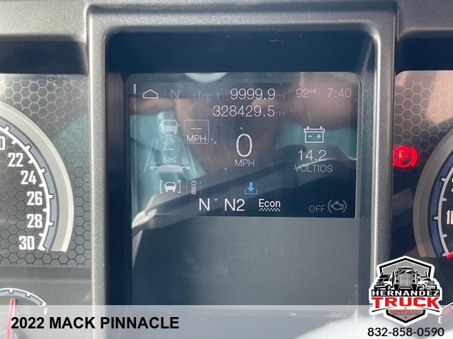 2022 Mack Pinnacle -
