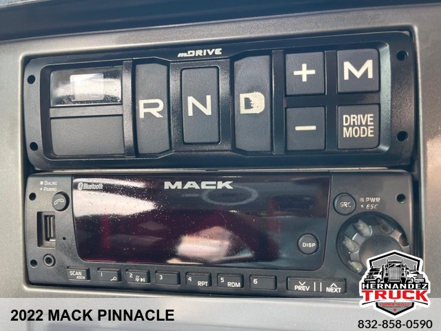 2022 Mack Pinnacle -