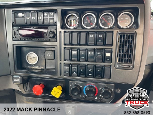2022 Mack Pinnacle -