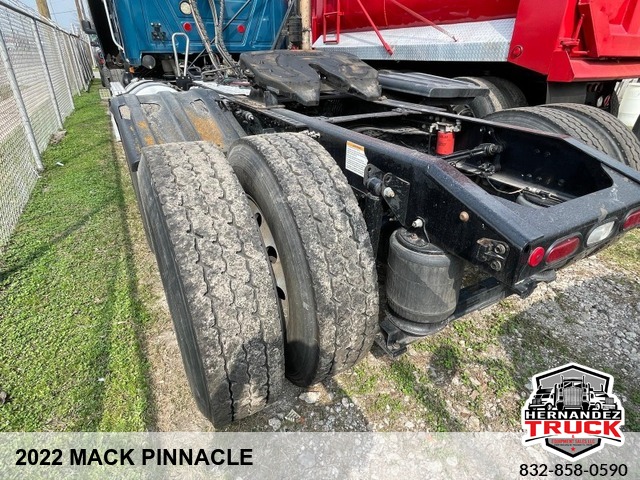 2022 Mack Pinnacle -
