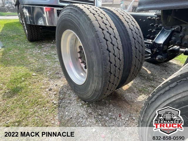 2022 Mack Pinnacle -